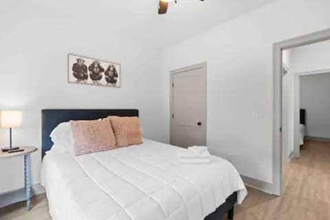 Discover Charm Cozy in the Heart of the City House in Chattanooga