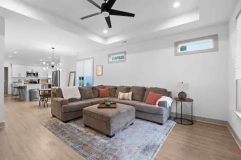 Discover Charm Cozy in the Heart of the City House in Chattanooga