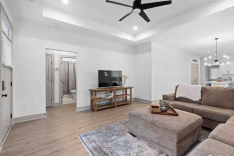 Discover Charm Cozy in the Heart of the City House in Chattanooga