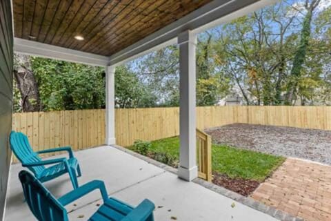 Downtown Chattanooga that Sleeps 8 with a Pool Table House in Chattanooga