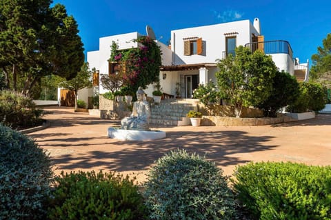 Property building, Spring, Day, Garden view