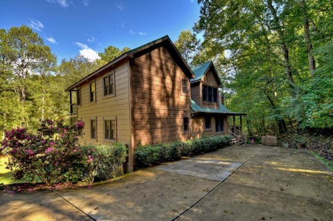 Crescent Moon on the River House in Ellijay