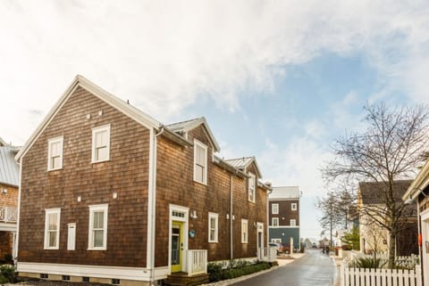 Property building, Neighbourhood