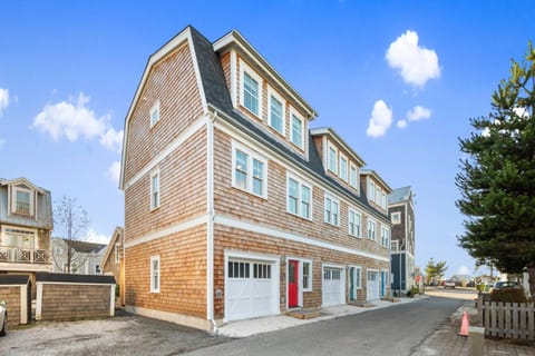 Land Ahoy by Seabrook Hospitality House in Seabrook