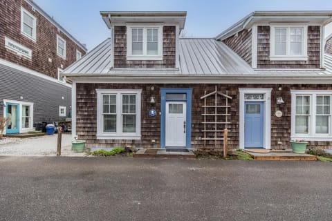 Property building, Neighbourhood