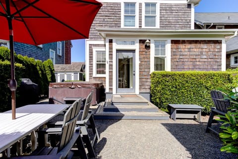 Property building, Seating area