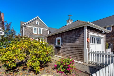 Property building, Day