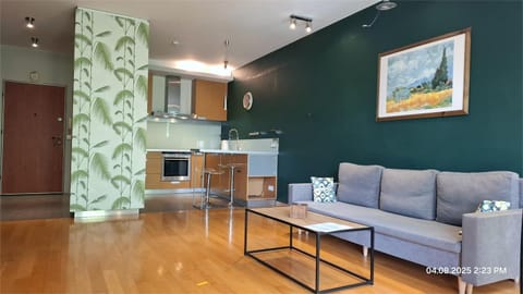 Kitchen or kitchenette, Living room