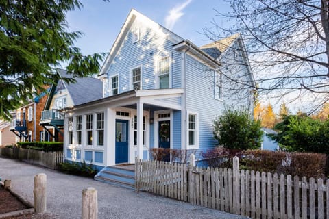 Endless Summer by Seabrook Hospitality House in Seabrook