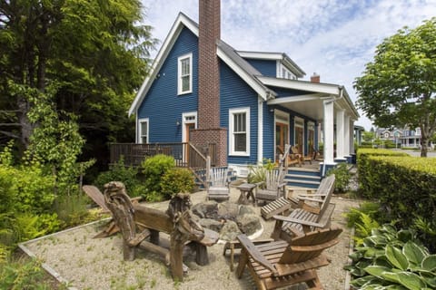 Property building, Patio, Day