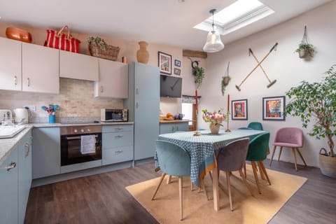 Kitchen or kitchenette, Dining area, dishwasher, oven, pet friendly, stove, toaster