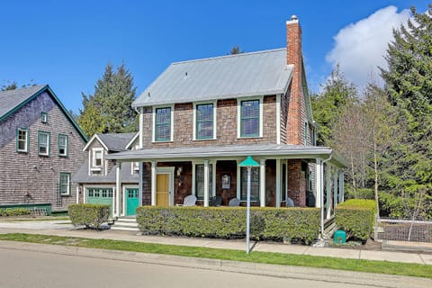 Property building, Day, Neighbourhood, Street view