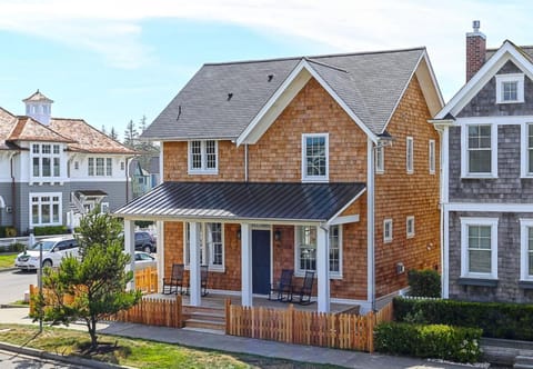 Lot 6 by Seabrook Hospitality House in Seabrook