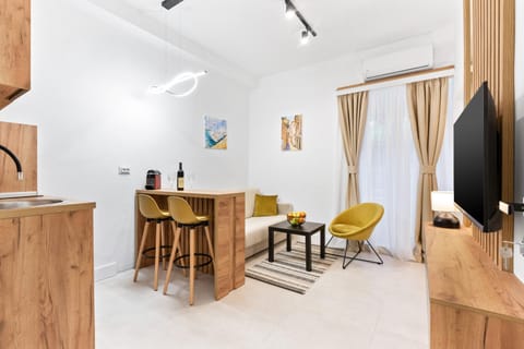 Communal lounge/ TV room, TV and multimedia, Kitchen or kitchenette, Dining area