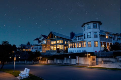 Property building, Night