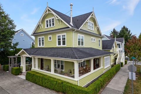 Sea Glass Tumbler by Seabrook Hospitality House in Seabrook