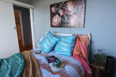 Crow's Nest - Couples Retreat House in Eaglehawk Neck