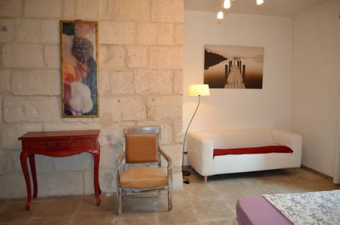 Seating area, Bedroom