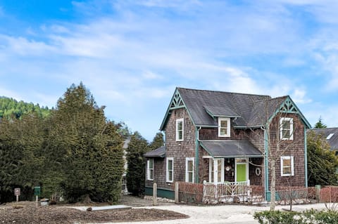 Good Vibes by Seabrook Hospitality House in Seabrook