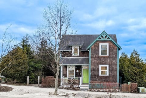 Good Vibes by Seabrook Hospitality House in Seabrook