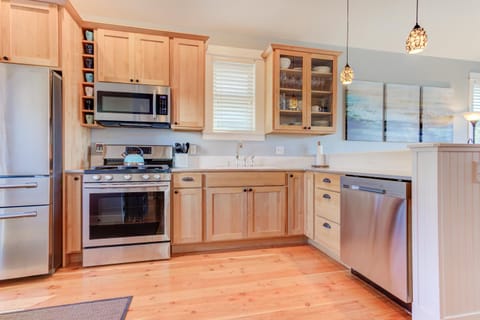 Bluebell Cottage by Seabrook Hospitality House in Seabrook