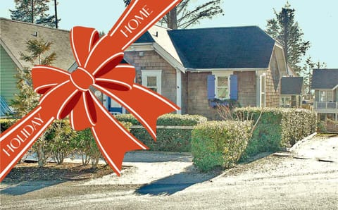 Bluebell Cottage by Seabrook Hospitality House in Seabrook