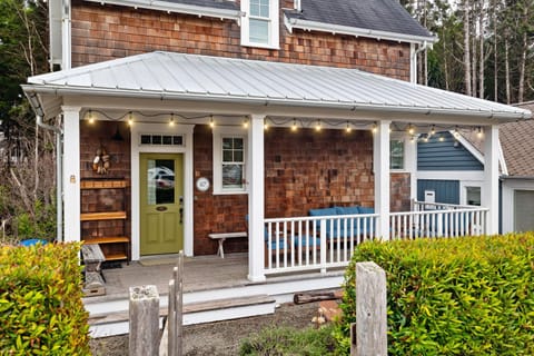 Property building, Day