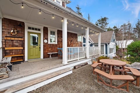 Property building, Balcony/Terrace