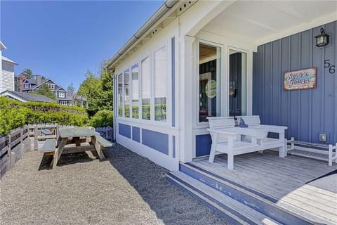 Property building, Patio, Day