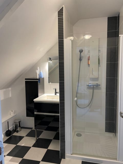 Les Jardins d Isaac rue de la Musardière Bed and Breakfast in Le Mans