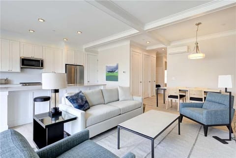 TV and multimedia, Kitchen or kitchenette, Seating area, Dining area