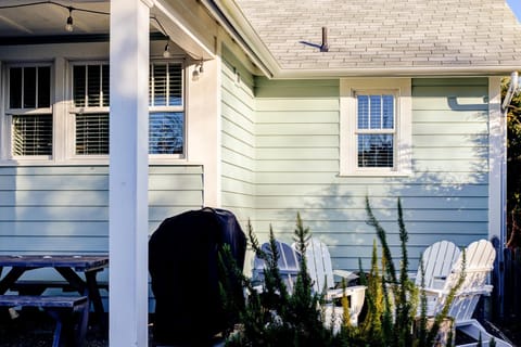 A Whales Tale by Seabrook Hospitality House in Seabrook