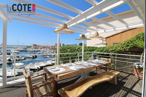 Patio, View (from property/room), Balcony/Terrace, Dining area, Sea view