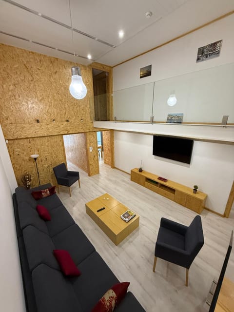 Communal lounge/ TV room