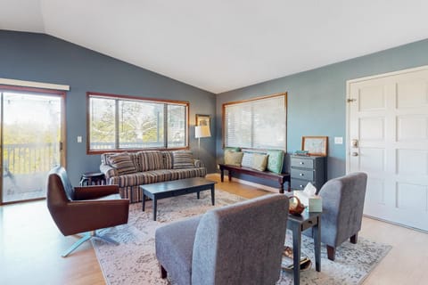 Evergreen House in Lincoln Beach