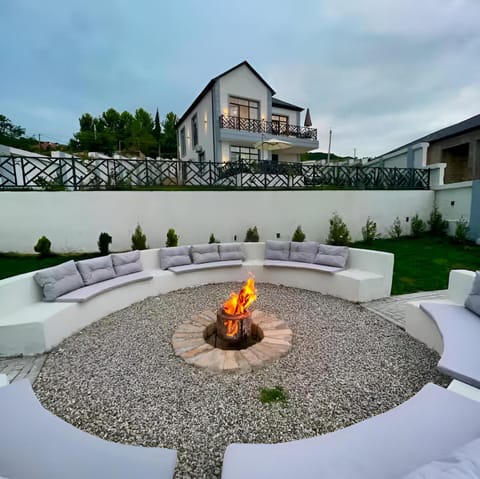 Garden, View (from property/room), fireplace