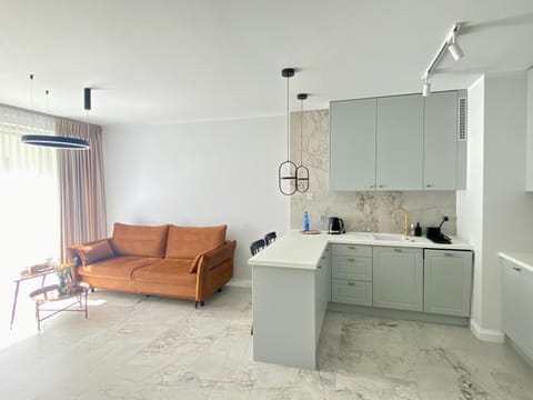 Living room, Breakfast, laundry