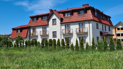 Property building, Day