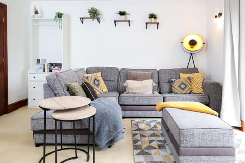 Living room, heating, internet