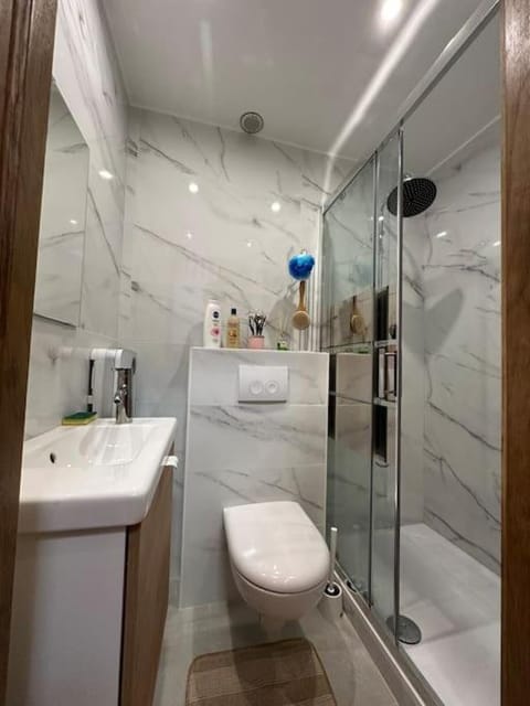 Appartement lumineux et clim Apartment in Avenue du Carnier