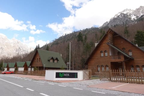 Property building, Day, Neighbourhood, Natural landscape, View (from property/room), Mountain view, Inner courtyard view