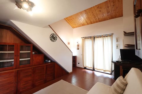 TV and multimedia, Photo of the whole room, Seating area