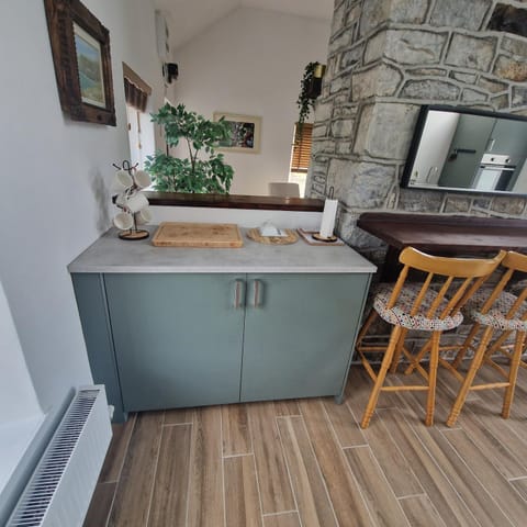 Coastal Charm Cottage House in County Clare