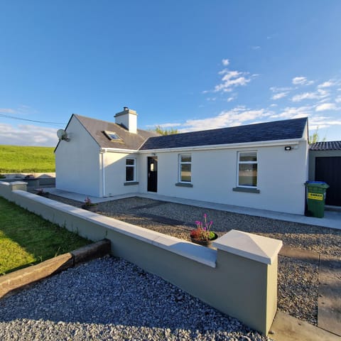 Coastal Charm Cottage House in County Clare