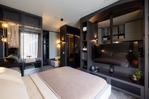 Bed, TV and multimedia, Photo of the whole room, Bedroom