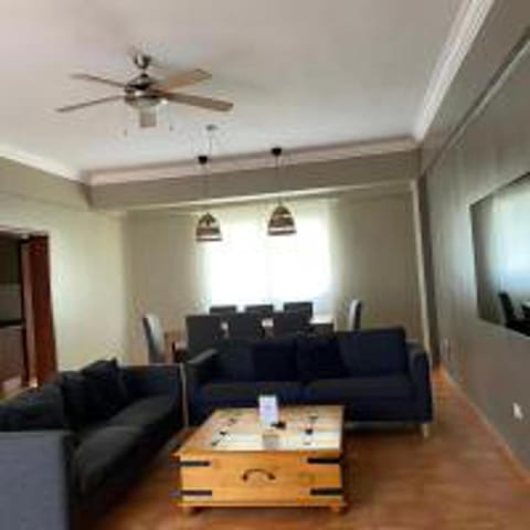 Communal lounge/ TV room, TV and multimedia, Living room, Decorative detail, Seating area, Dining area