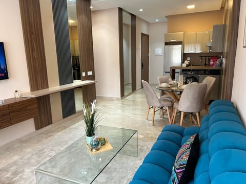 Living room, Seating area, Dining area