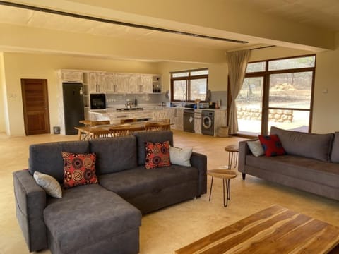 Living room, Seating area, Dining area, minibar