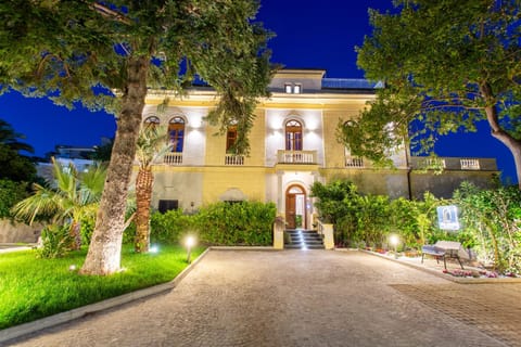 Property building, Spring, Night, Natural landscape, Garden, Garden, Garden view