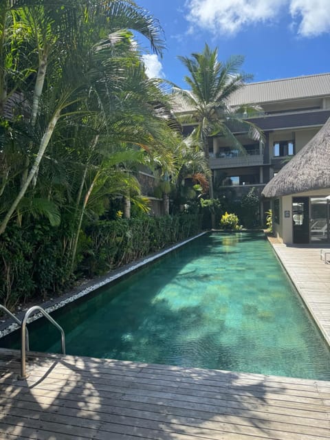 Property building, Day, Pool view, Swimming pool, Swimming pool, sunbed